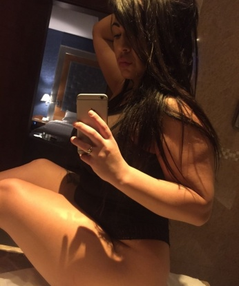 Стройная и сексуальная девушка пригласит тебя в гости для безудержного веселья и удовлетворения. Мои нежные губки и страстные объятия погрузят тебя в океан наслаждения и страсти. 1907, 33 года